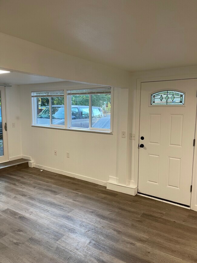 Foto del edificio - 5390 SW Main Ave