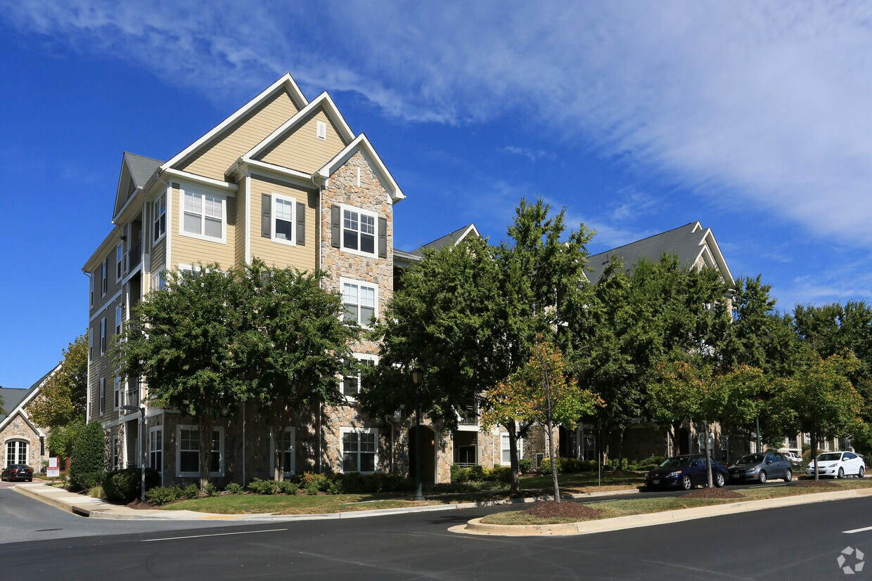 Primary Photo - Camden Fallsgrove