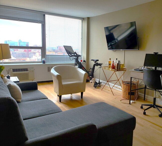 Foto del edificio - 1355 N Sandburg Ter