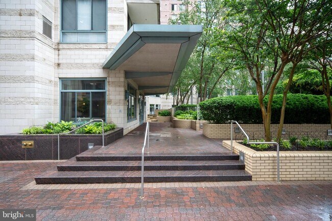 Foto del edificio - 851 N Glebe Rd