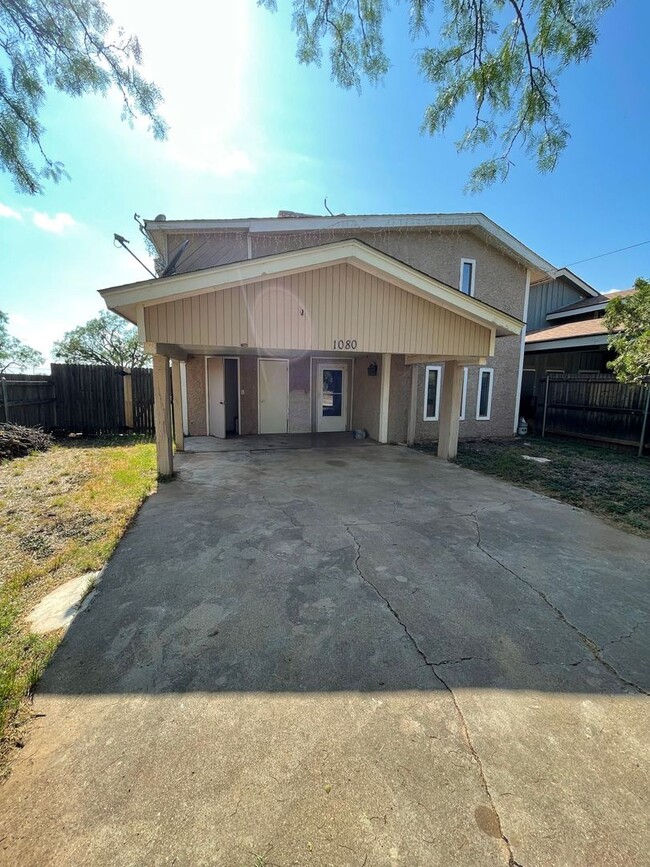 Building Photo - 1080 FM 126