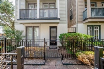 Building Photo - 3249 Maxroy St
