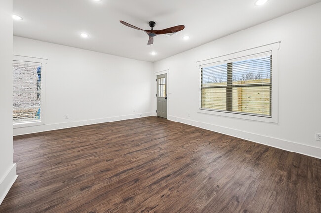 Building Photo - Somerset Parc