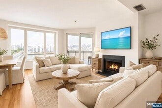 Building Photo - 600 Harbor Blvd