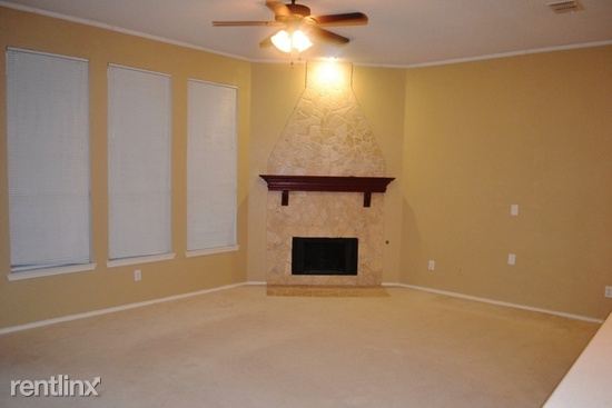 Building Photo - 313 Trailwood Dr