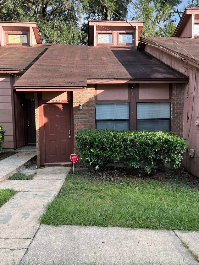 Primary Photo - 1828 Nekoma Ct