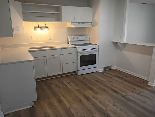 Foto del edificio - Updates....Updates.....Updates!!!! 3 Bed 2 Bath Home with detached garage!