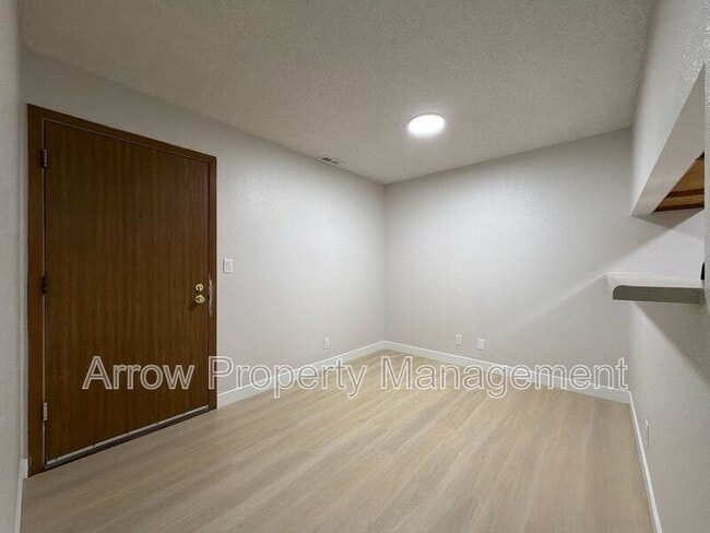 Foto del edificio - 2384 N 44th St
