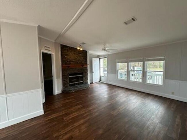 Foto del edificio - 2352 Bay Grove Rd