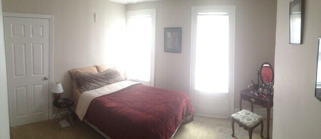 Building Photo - 986 E Warrington Ave