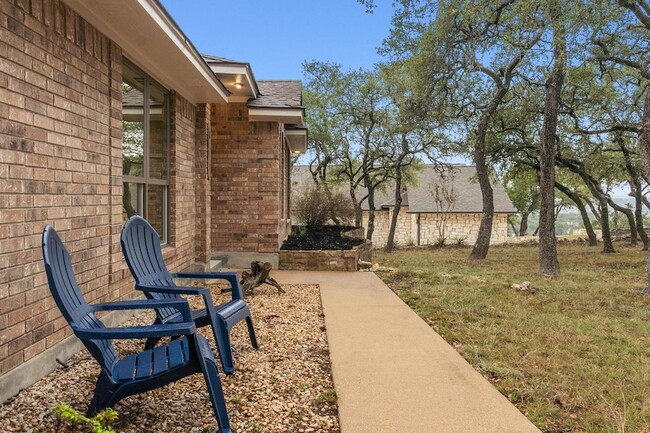 Building Photo - 900 Morgan Hill Dr