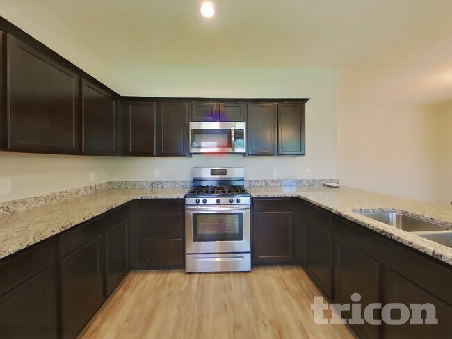 Foto del edificio - 7719 London Tower Ln