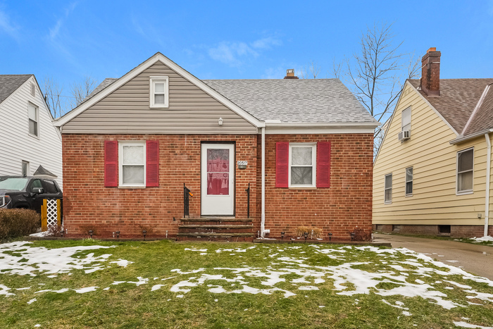 Foto principal - 3-Bedroom Home in Maple Heights, OH