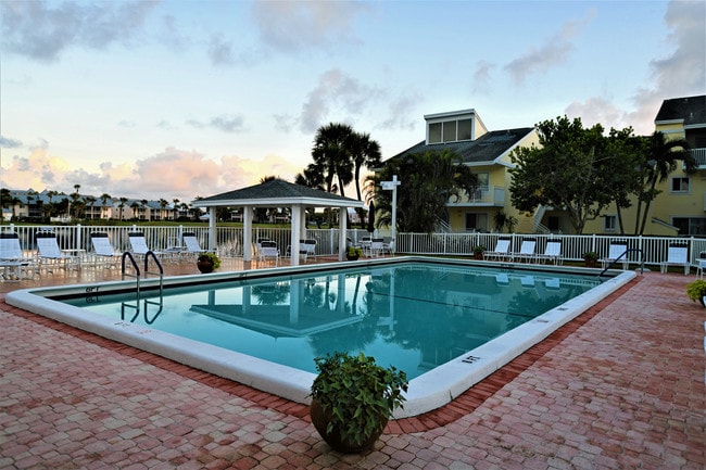 Building Photo - 5579 NE Gulfstream Way