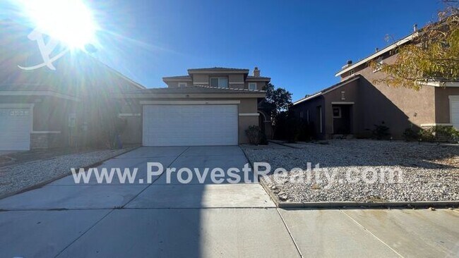 Building Photo - Freshly Rehabbed 4 Bedroom 3 Bath Home in ...