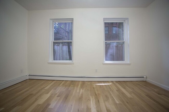 Building Photo - 54 Myrtle St