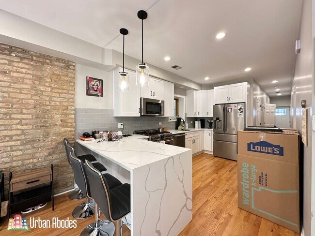 Building Photo - 1424 N Bosworth Ave