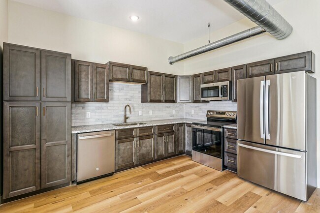 Foto del edificio - MOVE IN SPECIAL: FIRST 5 TENANTS GET $1000 credit towards rent and/or monthly fees!