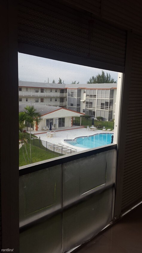 Foto principal - 700 Layne Blvd