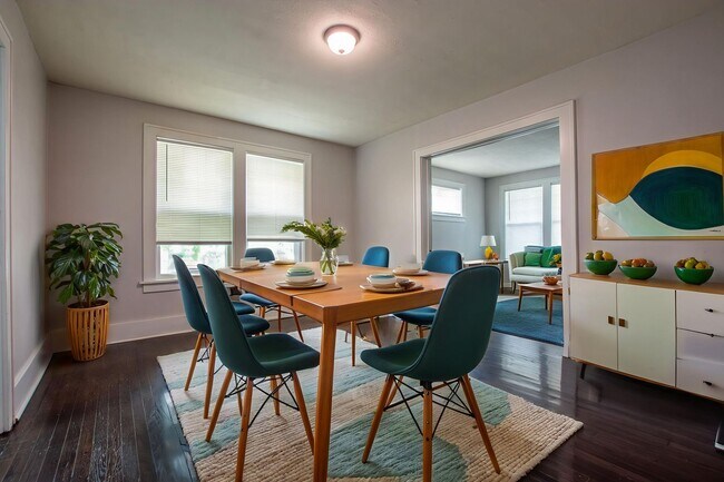 Foto del edificio - 4934-4936 Davenport Street
