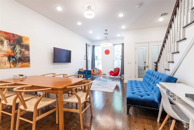 Foto del edificio - 289 PAVONIA Ave