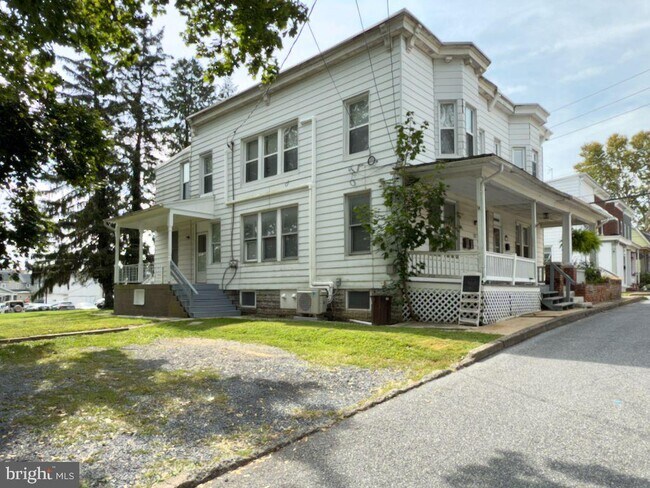 Foto del edificio - 122 Houston Ave