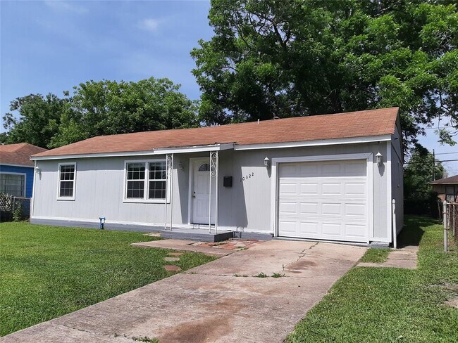 Building Photo - 10322 Rosehaven Dr