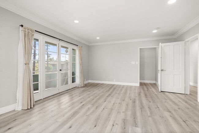 Building Photo - 35-35 Kennebec Ave