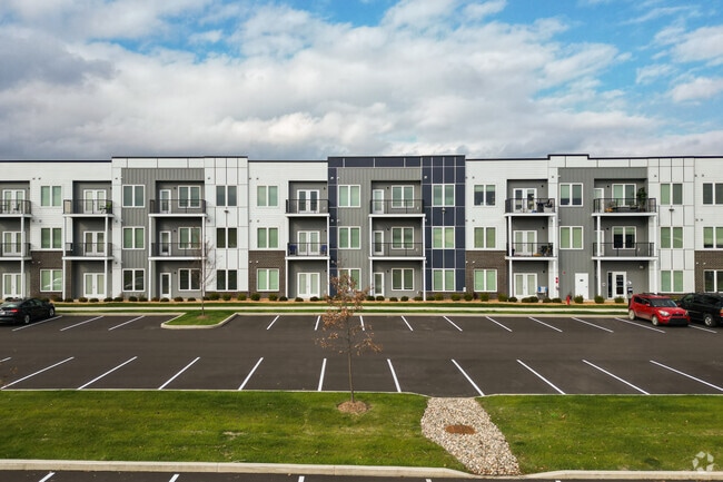 Building Photo - West Commons