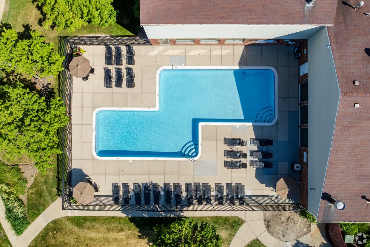 Primary Photo - Waterford Place Apartments