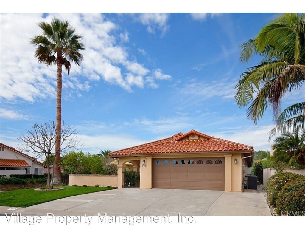 Primary Photo - 975 Ridge Heights Dr