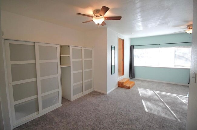 Building Photo - 2255 La Grama Dr