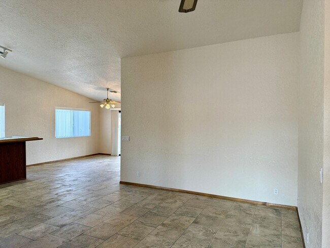 Foto del edificio - Unfurnished - Long Term