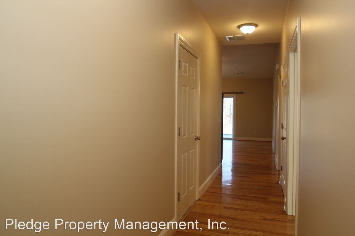 Foto principal - 101-208 Fieldstone Ln
