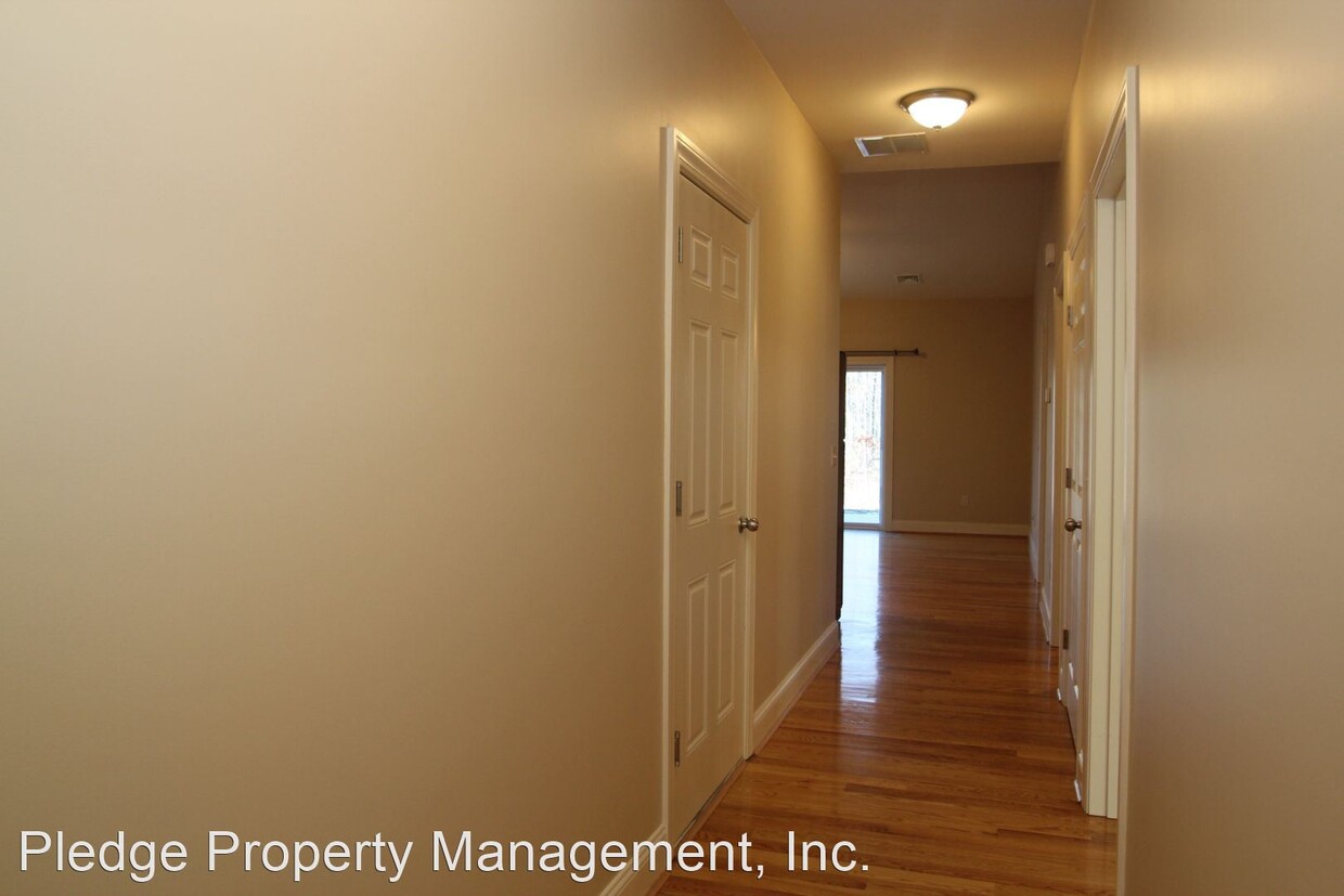 Primary Photo - 101-208 Fieldstone Ln