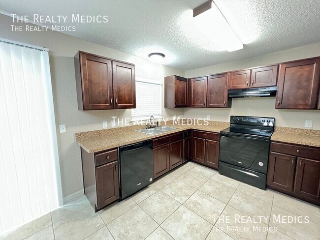 Foto del edificio - 83 Guava Pass