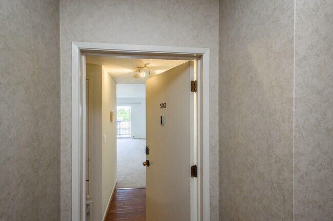 Building Photo - 30 Mounds Rd