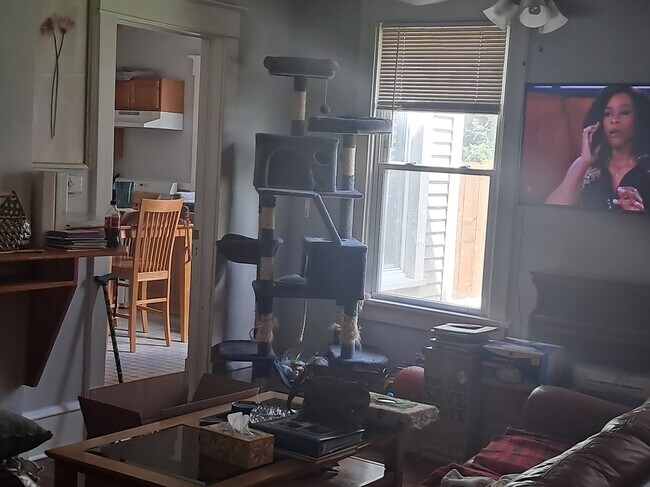 Foto del edificio - 410 W Columbia Ave