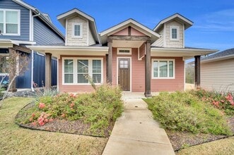 Building Photo - 510 Woodside Trl