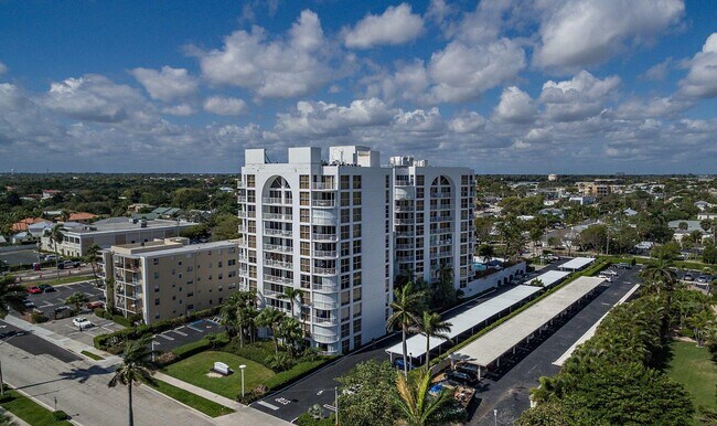 Building Photo - 3901 S Flagler Dr