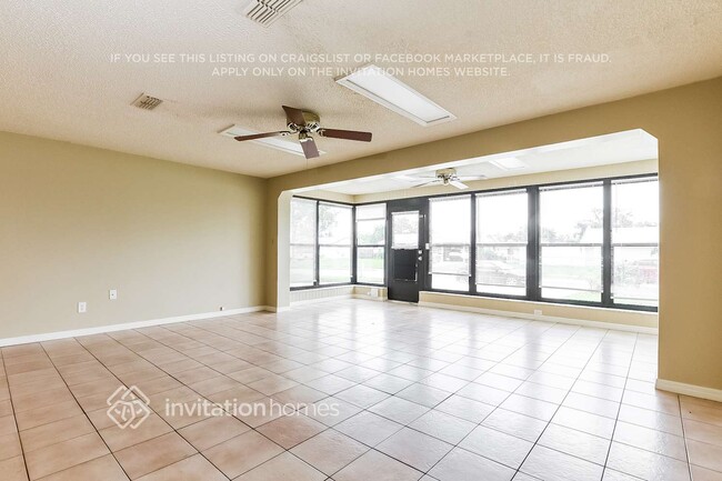 Building Photo - 1601 Stafford Rd