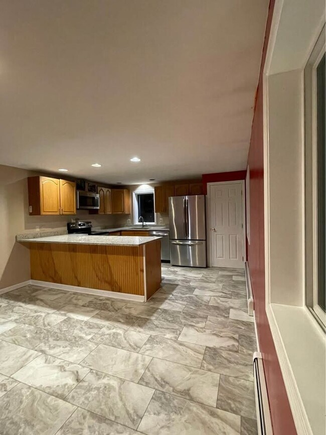 Photo - 9 Lunt St Apartments