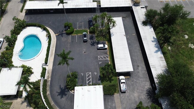 Foto del edificio - 1900 Clifford St