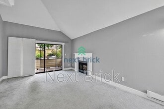 Building Photo - 2506 S 317th St