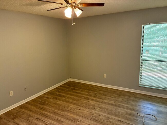 Foto del edificio - 5219 Plymouth St