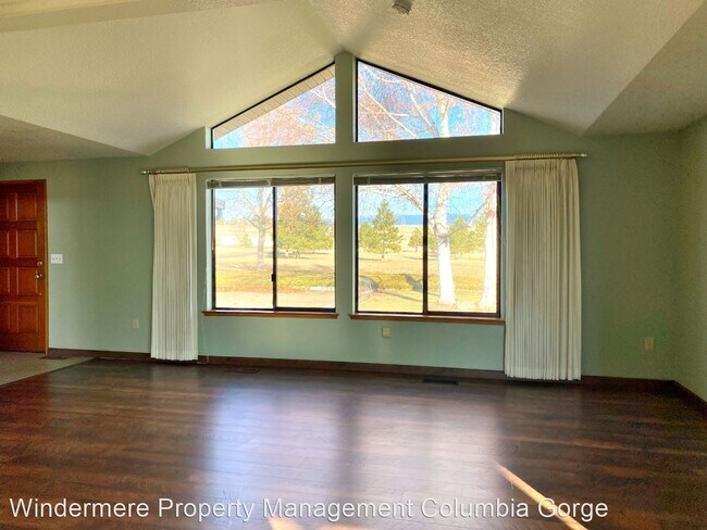Building Photo - 3 br, 2 bath House - 813 D and H Rd