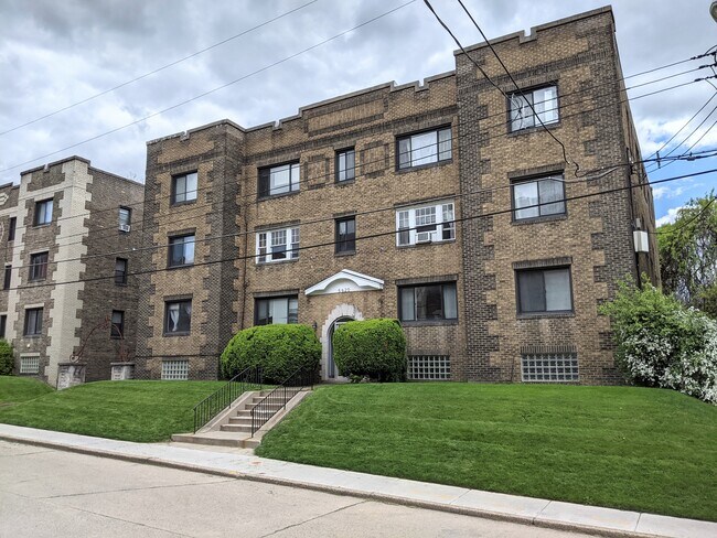 Building Photo - 5620 Hempstead Rd