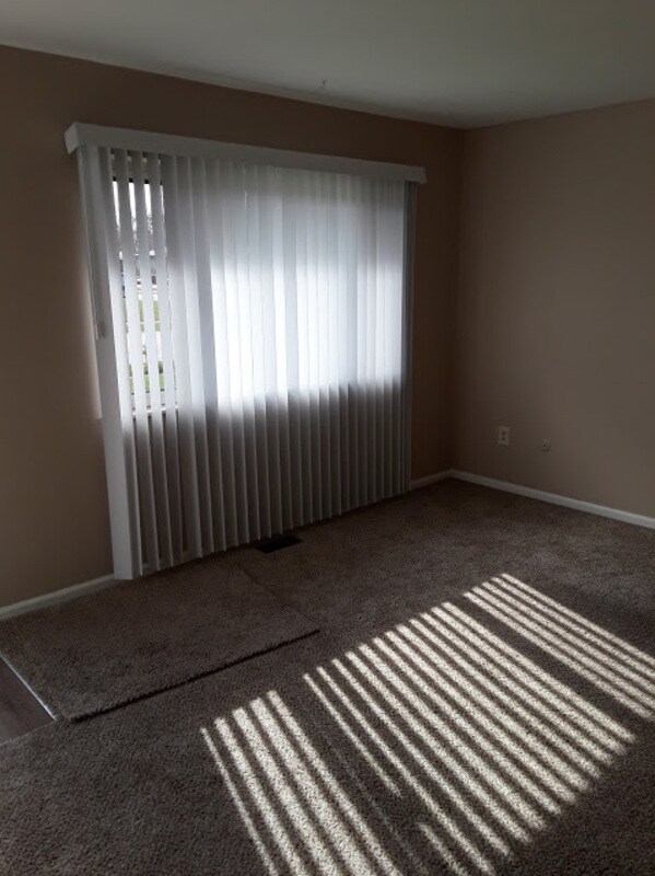 Building Photo - 3113 Silver Rock Ave