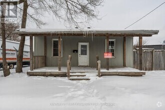 Building Photo - 576 Horton St E