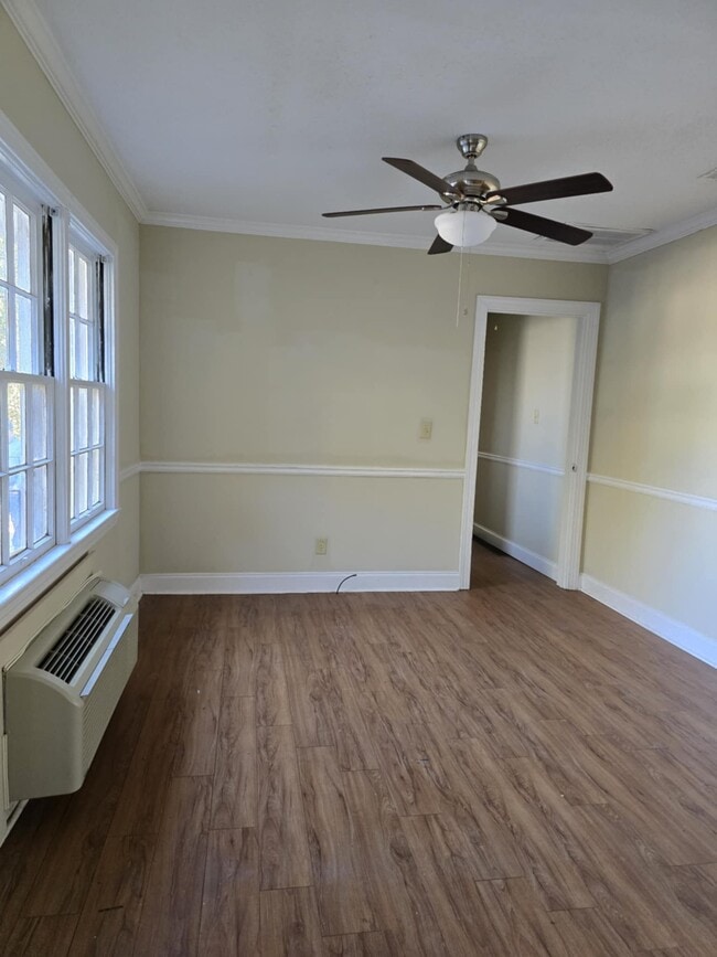 Foto del edificio - 836 Northside Dr E